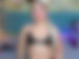 Live cam show with PatyLawrence - Curvy Small Tits on makecum.org
