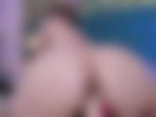 Live cam show with PatyLawrence - Deepthroat on Camsoda