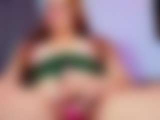 Live cam show with sophiiacutedolls - Black Hair on StripNow