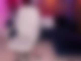 Live cam show with Kloee brown - Tease Teen (18+) on TastyBlacksLive