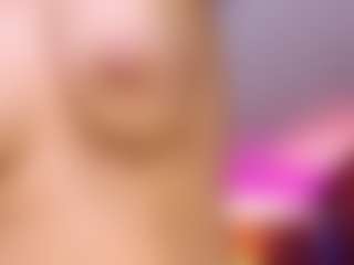 Live cam show with Kloee brown - Skinny on SinfulBabes