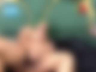 Live cam show with Oriana - Big Nipples on AdultVida.com