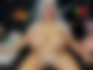 Live cam show with Oriana - Big Nipples on Fapmatic.com