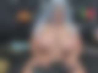 Live cam show with Oriana - Riding on liverealitysex.com