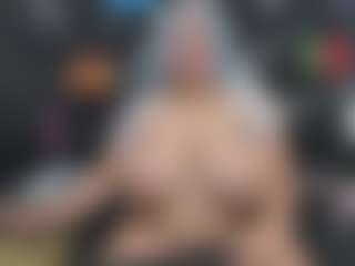 Live cam show with Oriana - Mature on AdultVida.com