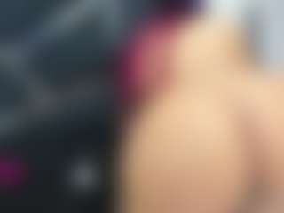 Live cam show with Oriana - Drinking on SquirtSoMuch