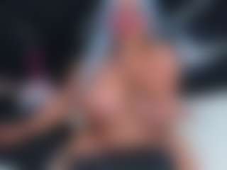 Live cam show with Oriana - Kisses on CSO-WL