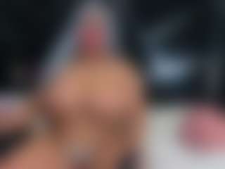Live cam show with Oriana - Kisses on Taboo Cams XXX