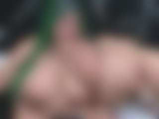 Live cam show with Oriana - Squirt on Fapmatic.com
