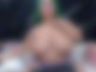 Live cam show with Oriana - Big Nipples on Camsoda