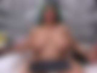 Live cam show with Oriana - Mature Young Adult on Dare Cams