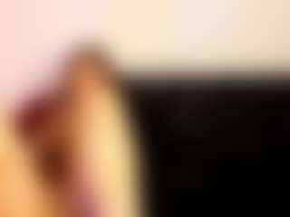Live cam show with SarahJhonsonn - Squirt on Pornisteam.com