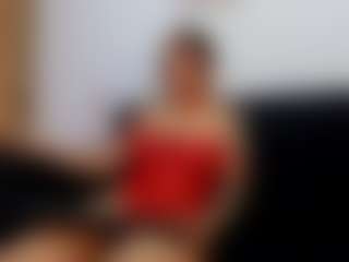 Live cam show with SarahJhonsonn - Brown Eyes Red Hair on StripNow
