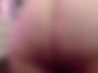 Live cam show with scarlettbooty - Dildo Or Vibrator on Milfs Live