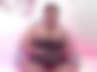 scarlettbooty MILF webcam performer live streaming