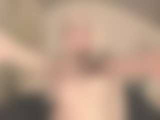 Live cam show with Hot little girl - Blonde Hair Petite on Camsoda