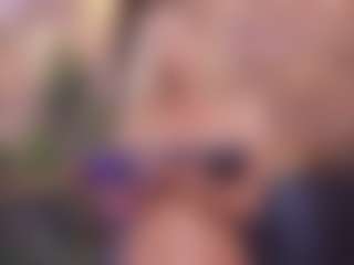 Live cam show with HelenCeccile - Bedroom MILF on Free Soda