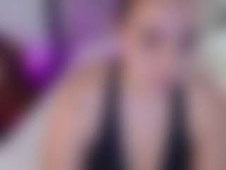 Live cam show with Carolina fox - Petite on sexylivex.com
