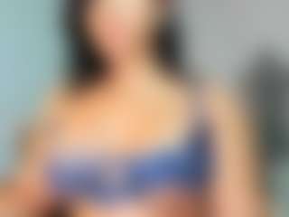 Live cam show with AlejaBelle - Suck on Camsoda