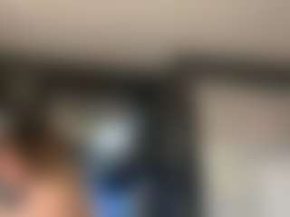 Live cam show with IvyAnn - Mobile MILF on Gym Cam Girls