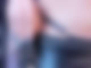 Live cam show with April-Kershaw - Curvy on camtv