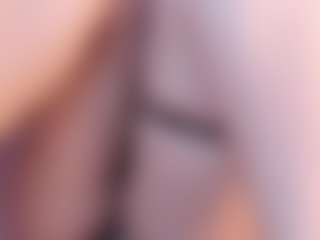 Live cam show with April-Kershaw - Strip Curvy on Fling VIP Chat