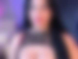 Live cam show with April-Kershaw - Shaved Pussy Curvy on wildcum.com