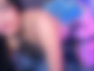 Live cam show with April-Kershaw - HD on Dolls Live