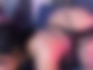 Live cam show with April-Kershaw - Striptease on googirlz