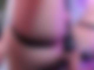 Live cam show with April-Kershaw - Tease on Camsoda