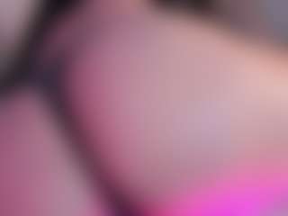 Live cam show with April-Kershaw - Squirt Big Tits on TastyBlacksLive