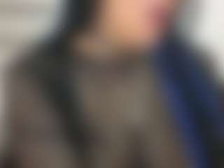 Live cam show with April-Kershaw - Tease on studioflirtlive.com