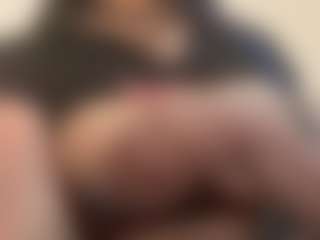 April-Kershaw's Live Sex Cam Show