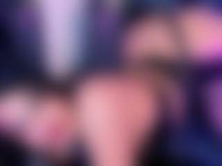 Live cam show with April-Kershaw - Wet on StripNow