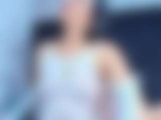Ava777 MILF webcam performer live streaming