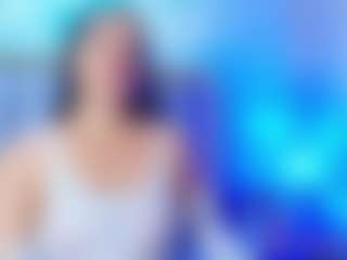 Ava777 MILF webcam performer live streaming