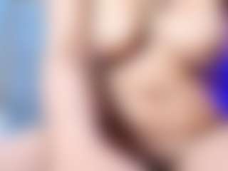 Ava777 MILF webcam performer live streaming