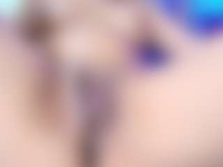 Ava777 MILF webcam performer live streaming