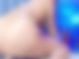 Ava777 MILF webcam performer live streaming