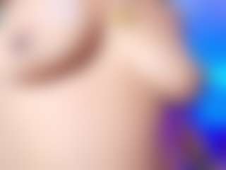 Ava777 MILF webcam performer live streaming