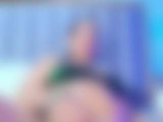 Ava777 MILF webcam performer live streaming