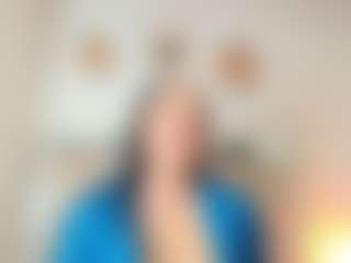 Ava777 MILF webcam performer live streaming