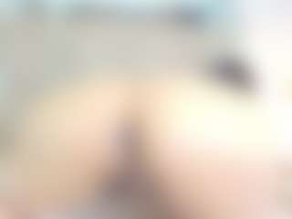 Ava777 MILF webcam performer live streaming