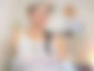 Ava777 MILF webcam performer live streaming
