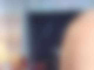 Ava777 MILF webcam performer live streaming