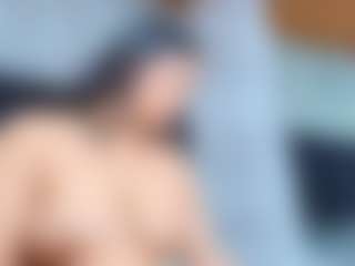 Ava777 MILF webcam performer live streaming