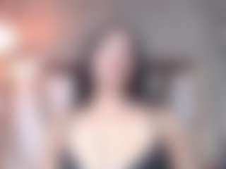 Ava777 MILF webcam performer live streaming