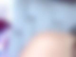 Live cam show with Ava777 - Striptease MILF on Camiplay Live