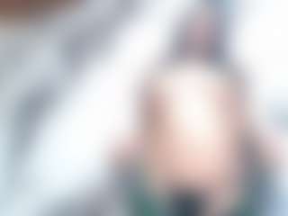Ava777 MILF webcam performer live streaming