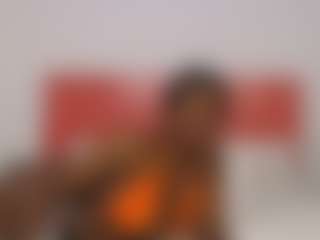 Live cam show with freakydona - Petite on CamSodaAdn